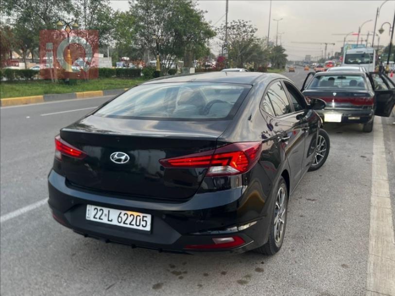 هیوندای ئەلەنترا